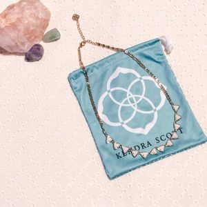 White and gold Kendra Scott necklace ✨